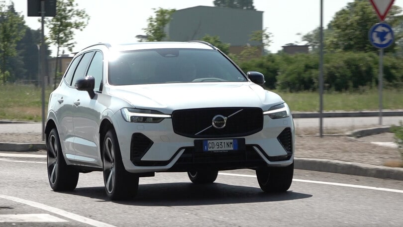 Volvo XC60 T6, la prova del Suv ibrido svedese