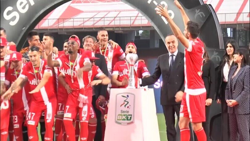 Monza, ecco la coppa al cielo!