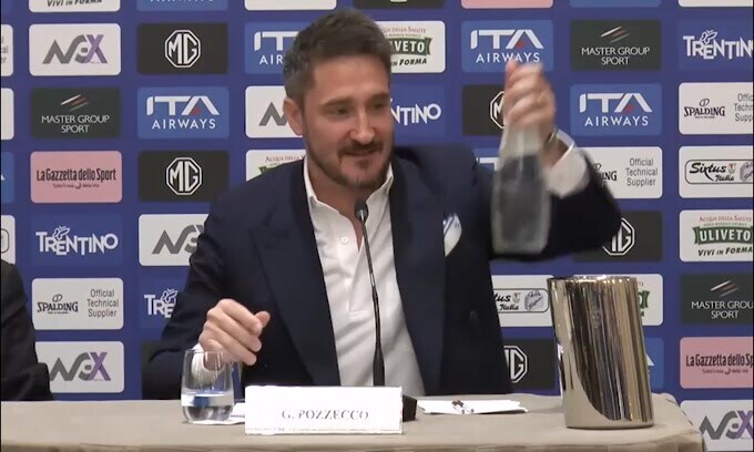 Le lacrime di Pozzecco: "Mi sento una grande responsabilità"