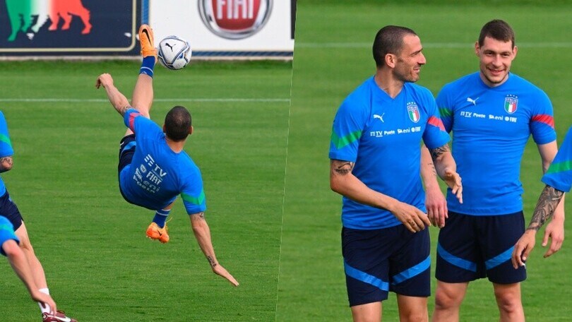 L'allenamento dell'Italia: Bonucci, rovesciata e risate con Belotti