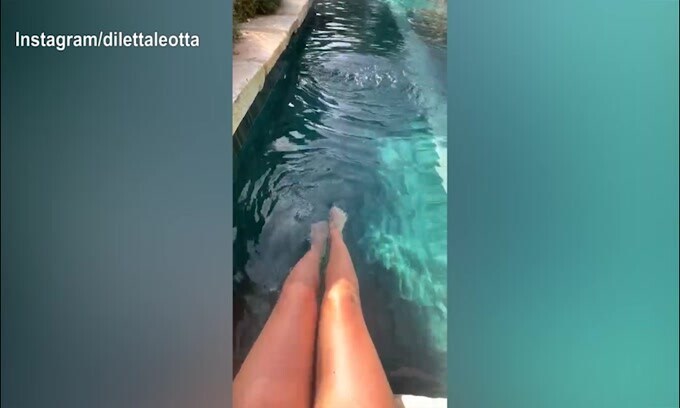 Piscina e mare: ecco il weekend di Diletta Leotta