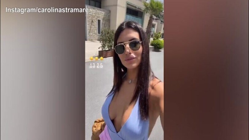 Carolina Stramare, scollatura da urlo!