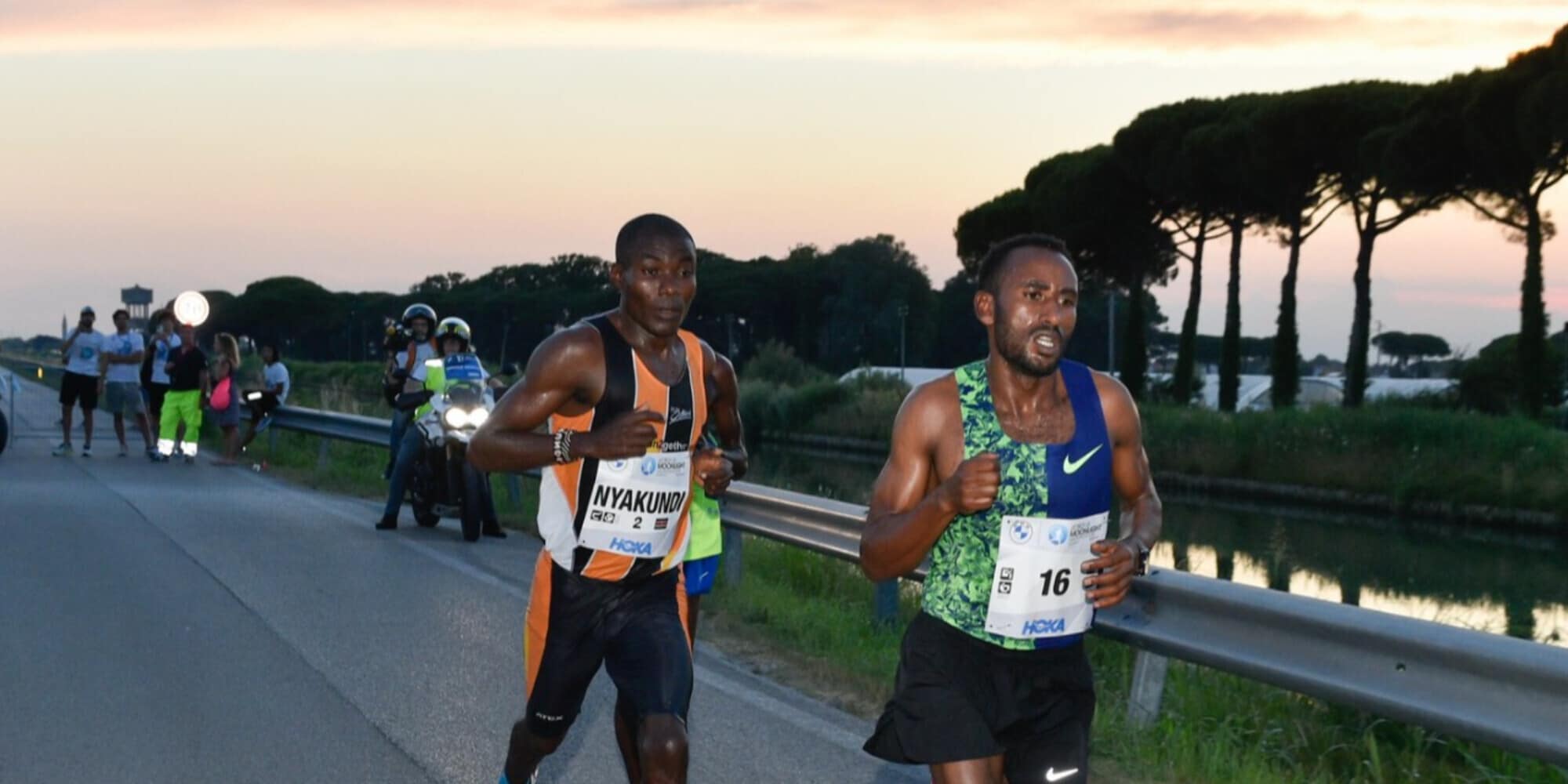 C'è Eyob Faniel insieme a 5600 runner. E' sold out la BMW Jesolo Moonlight Half Marathon & 10K