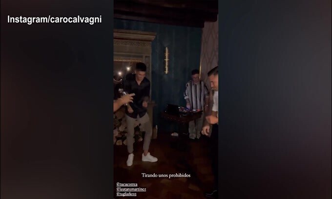 Lautaro Martinez inaugura il ristorante, l'argentino balla con Correa