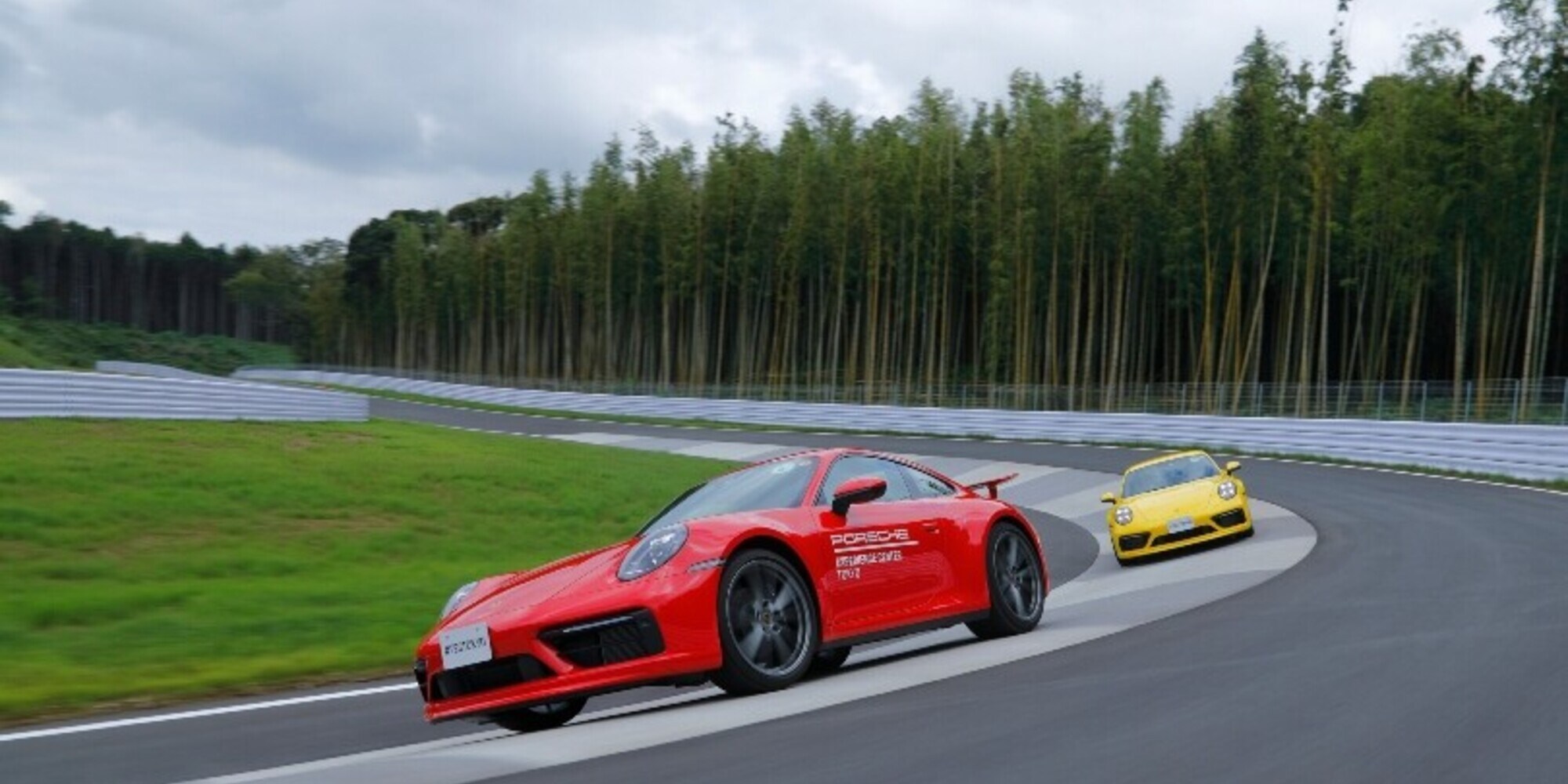 Chi paga le tasse fa un giro in Porsche: la trovata di una città giapponese