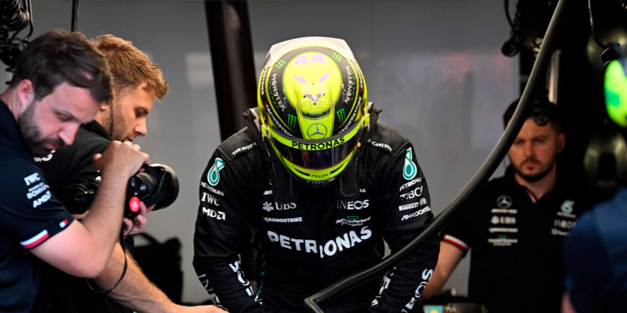 F1, Hamilton: "Sarà dura, a Baku si va a muro per ogni errore"