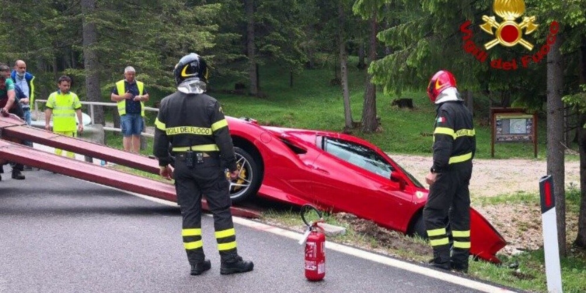 Ferrari da 230mila euro contro un camion: tutta colpa del "test" della velocità