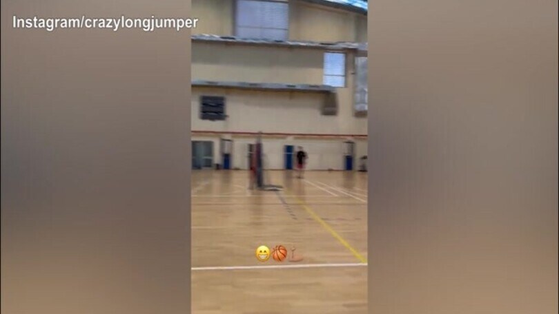 Ma è Jacobs o Curry? La tripla è pazzesca!