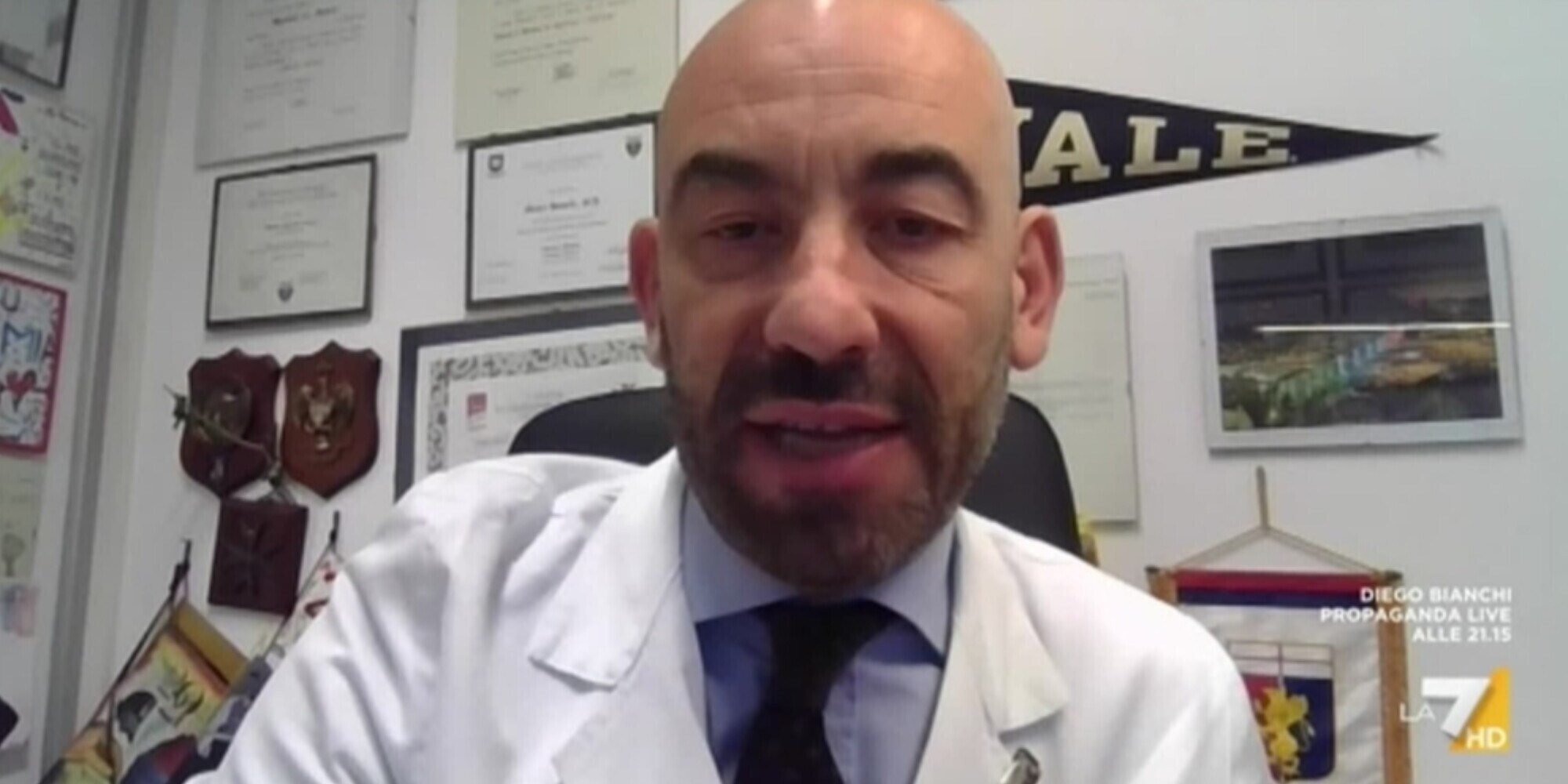 Vaccini, Matteo Bassetti aggredito in un locale notturno