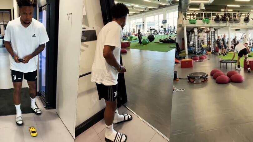 Juve, McKennie torna bambino con la Lamborghini telecomandata. E Locatelli fa i dispetti!