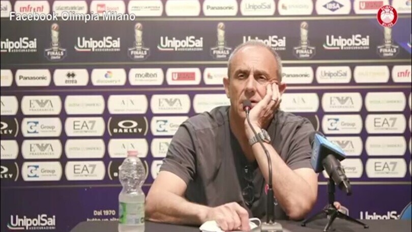 Messina sbotta con un giornalista: "Girano i c*****i a sentire.."