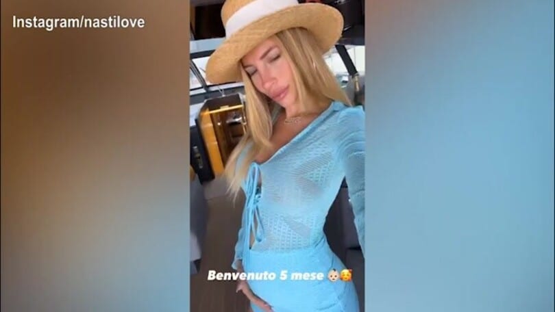 La felicità di Chiara Nasti incinta: "Benvenuto quinto mese"