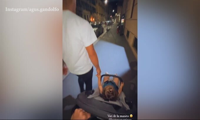 Lautaro dolce papà a spasso con la figlia