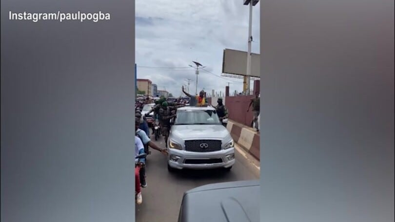 Pogba, accoglienza da Re in Guinea