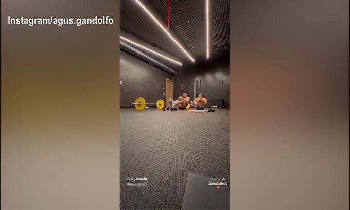 Vacanze, relax e...allenamento intenso per Lautaro e compagna