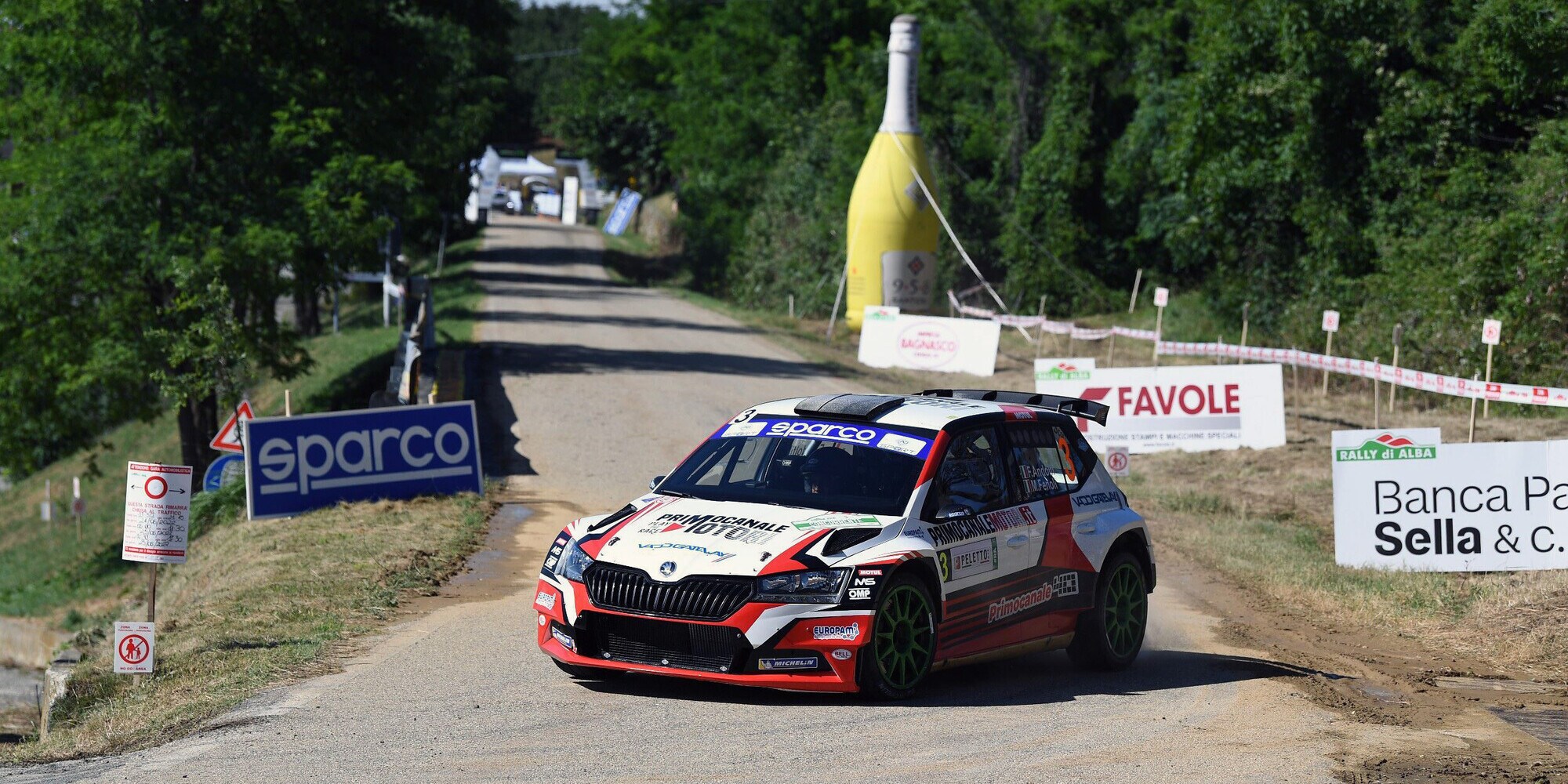 Rally di Alba, atmosfera da pelle d’oca nella giornata iniziale