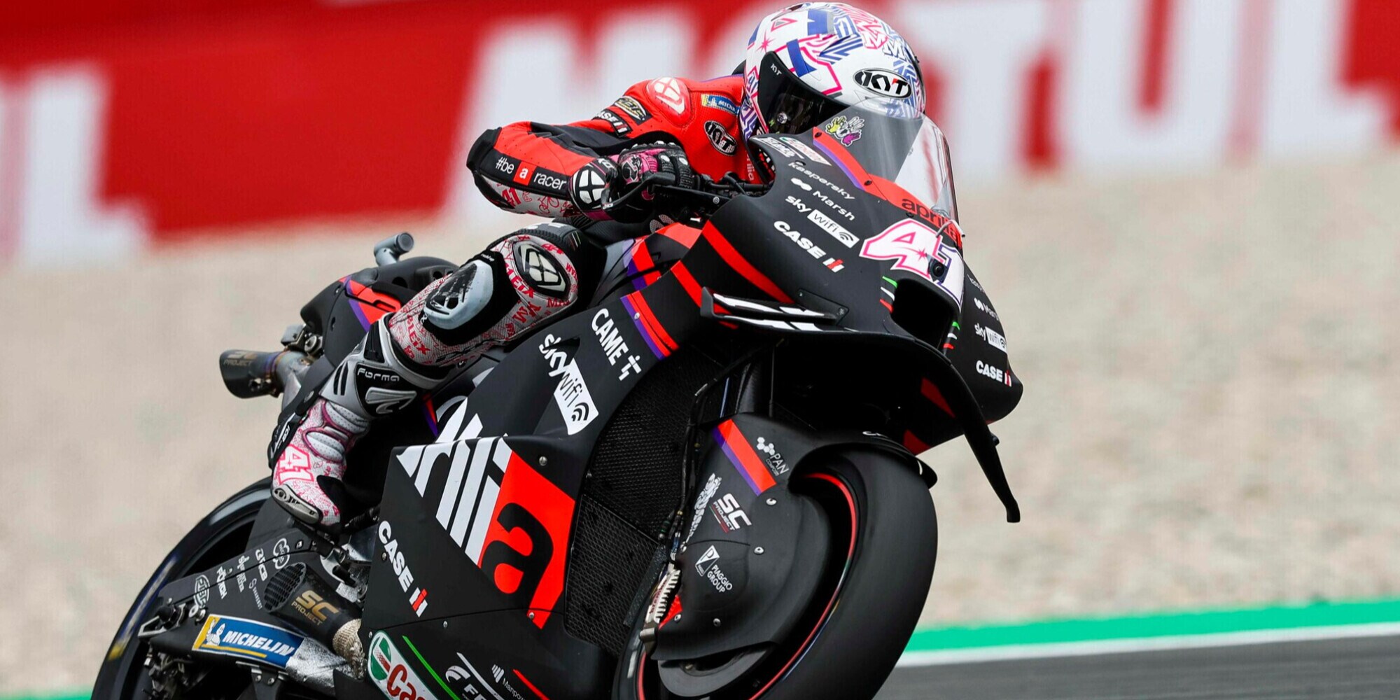 MotoGp, Gp Olanda: Aleix Espargaro comanda il warm up, Quartararo secondo