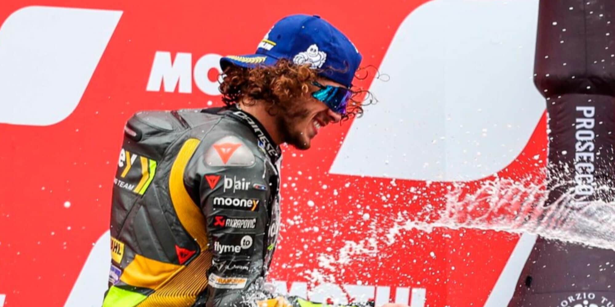MotoGp, Bezzecchi: "Emozionante sventolare la bandiera di Rossi"