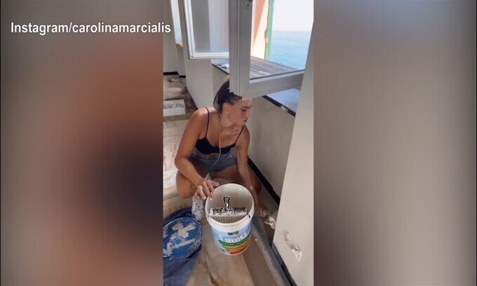 Carolina Marcialis imbianchina per un giorno
