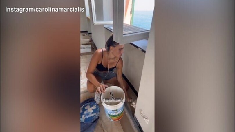 Carolina Marcialis imbianchina per un giorno
