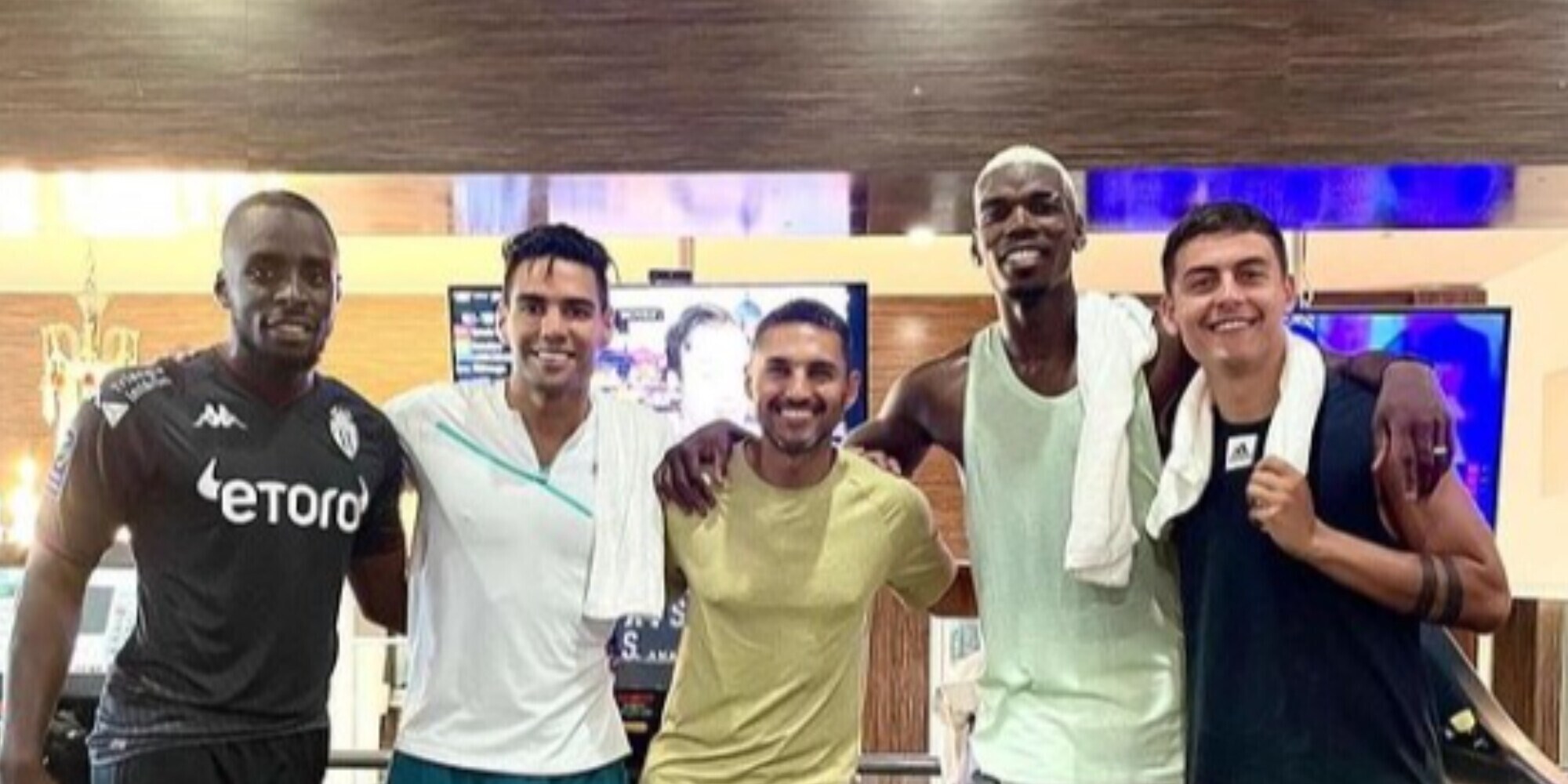 Falcao, omaggio social a Pogba e Dybala: "Un piacere allenarmi con voi!"
