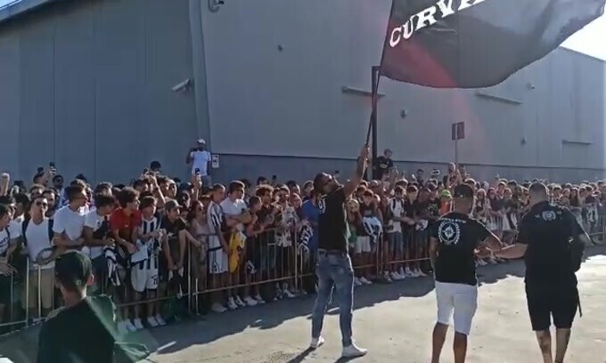 Pogboom: le visite mediche e i cori da stadio