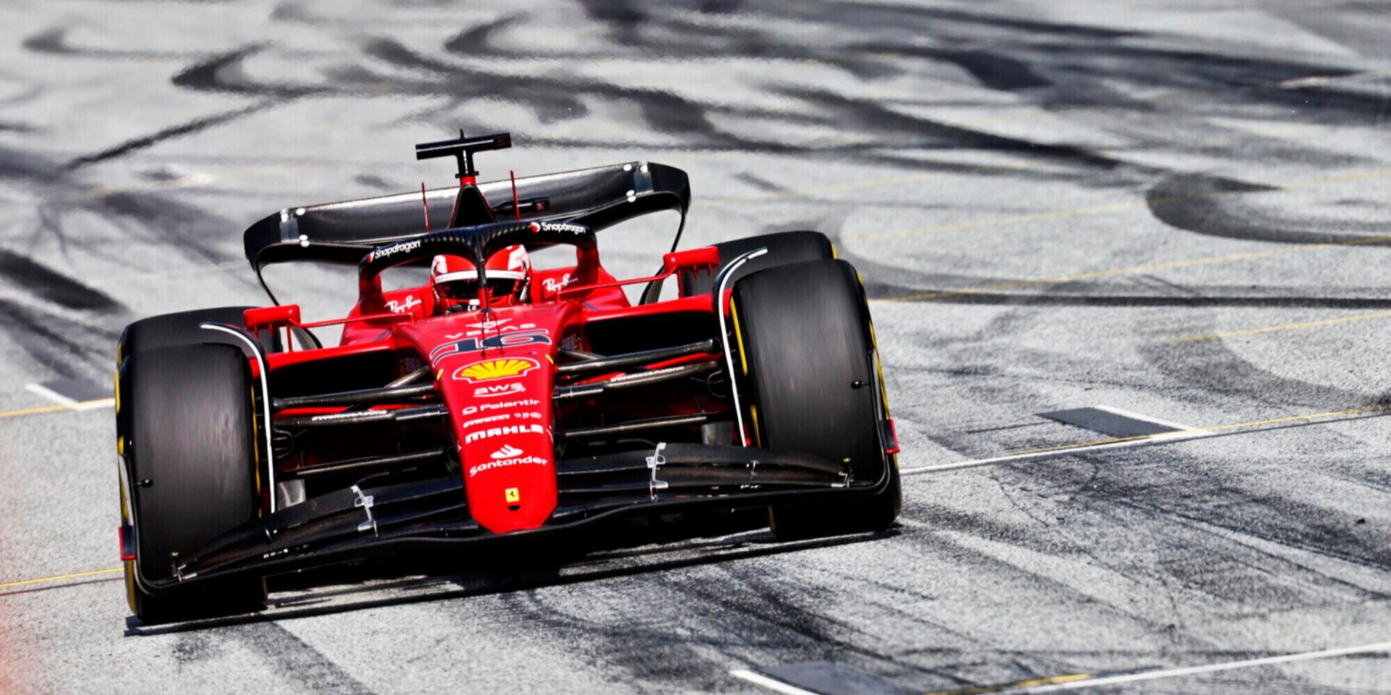 Ferrari, team radio Leclerc: “Che paura”. Binotto: “Felice per te”