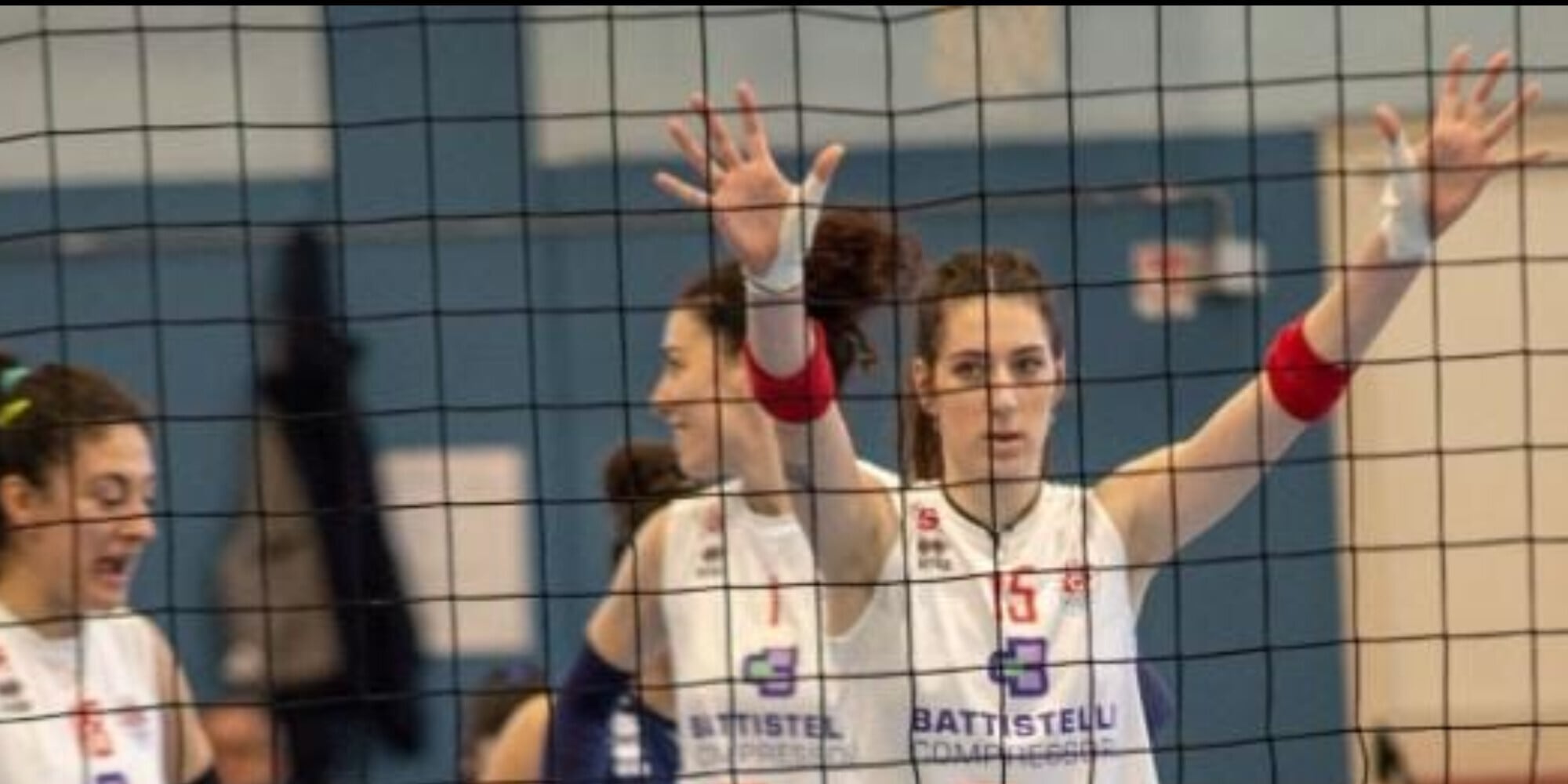 Alessia Pomili firma per Soverato
