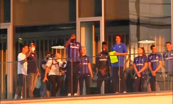 Il coro di Lukaku: "Chi non salta rossonero è"