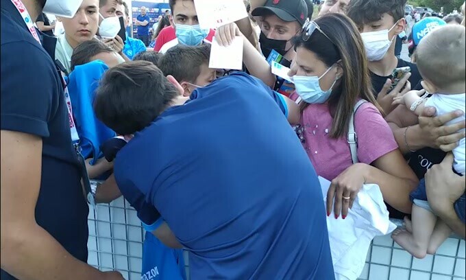 Napoli, sessione con i tifosi per Kvaratskhelia