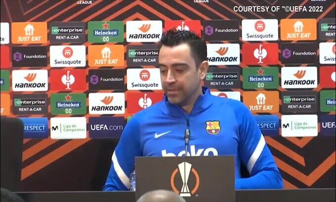 Clamoroso a Barcellona, Xavi bloccato in aeroporto
