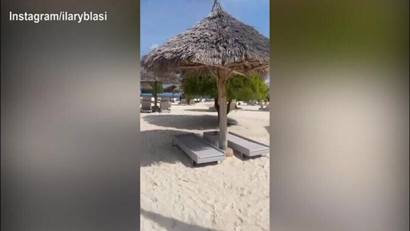 Ilary in spiaggia dopo il safari