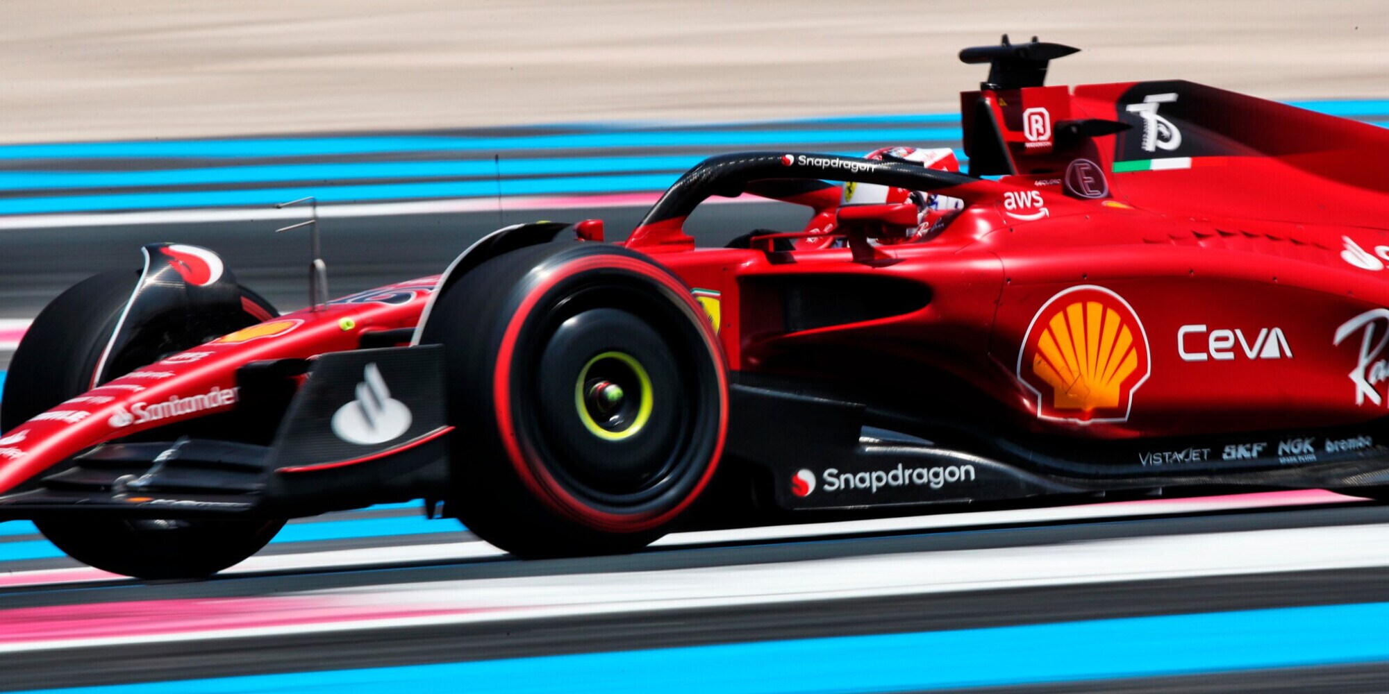 F1, Ferrari da urlo: è pole di Leclerc in Francia