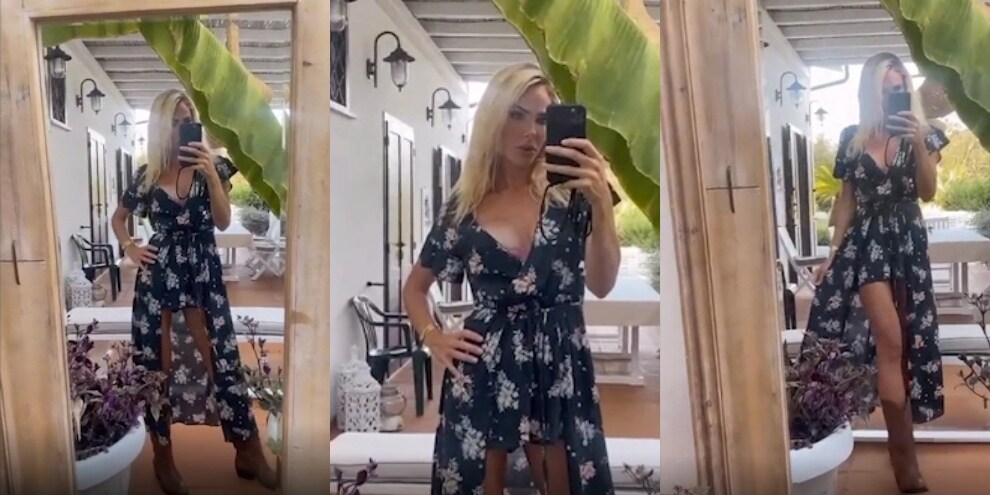 Sexy Ilary Blasi davanti..allo specchio!