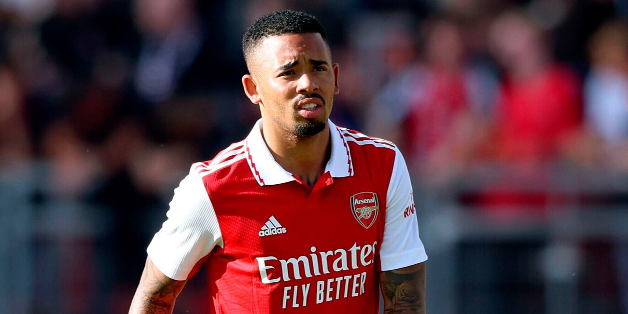 Gabriel Jesus si è già preso l'Arsenal: tripletta e show nel 6-0 al Siviglia