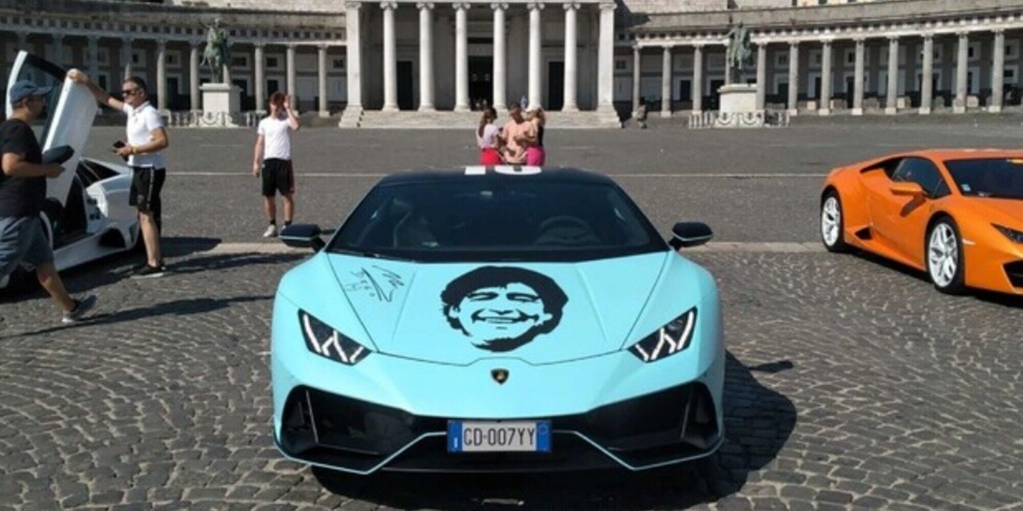 A Napoli arriva una Lamborghini che commemora il grande Maradona