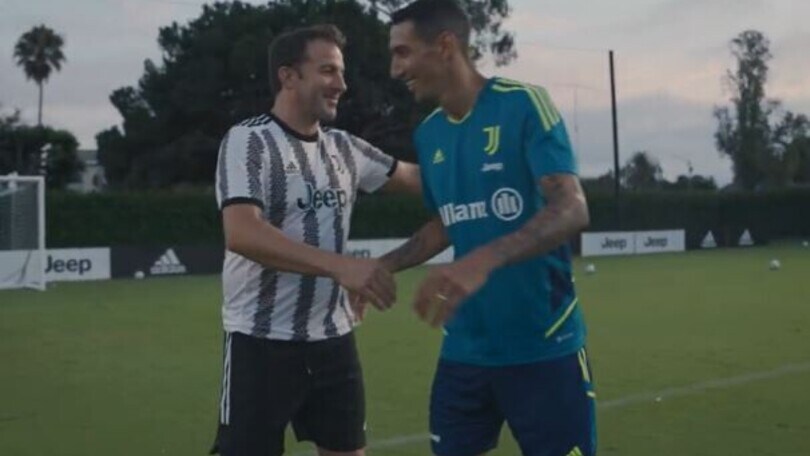 Juve, la sfida integrale tra Del Piero e Di Maria: punizioni magistrali!