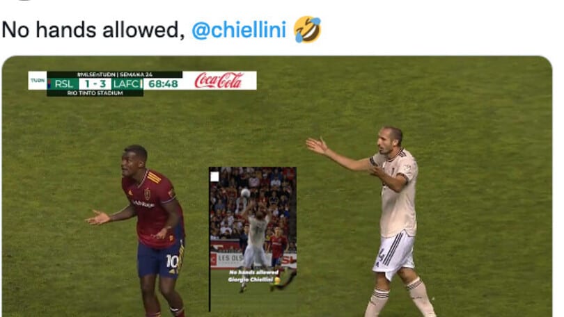 Chiellini, che fai: non è pallavolo!