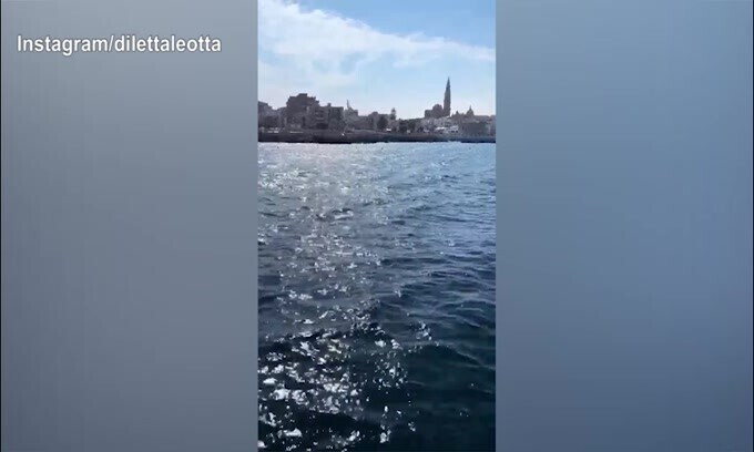 Domenica al mare per Diletta Leotta