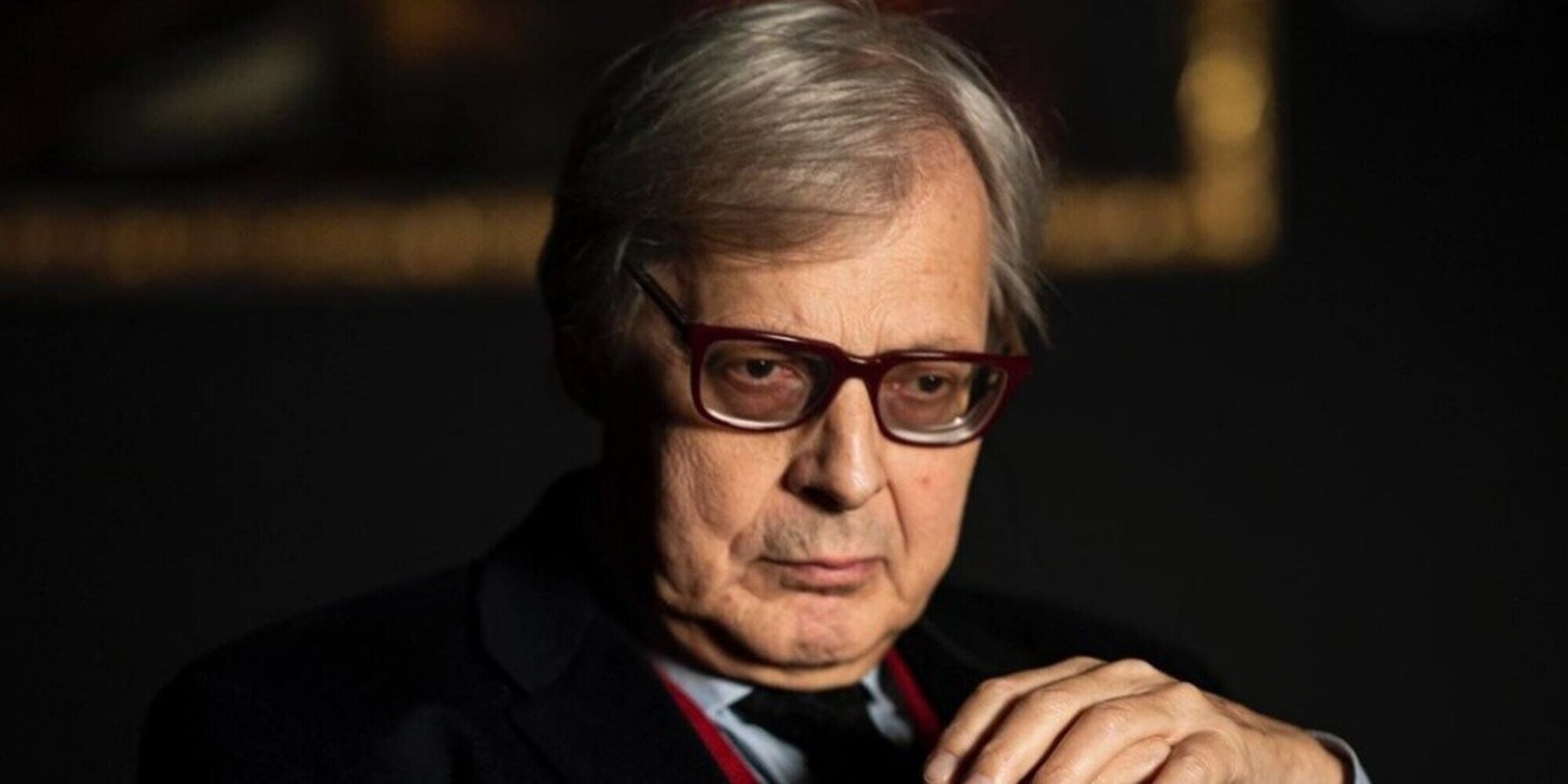 Sgarbi, sorpassa il traffico di auto con il lampeggiante: multato