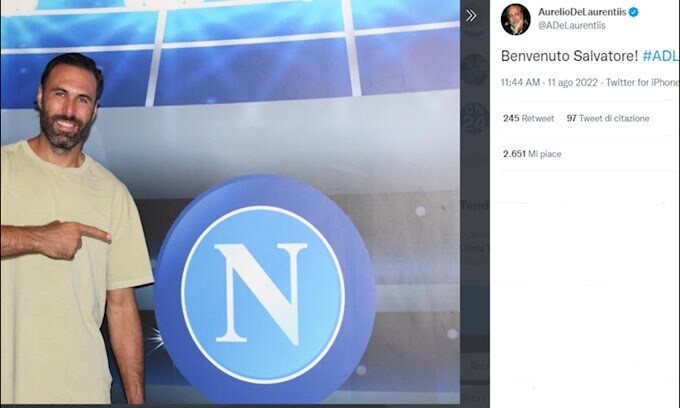Napoli, ufficiale l'ingaggio di Sirigu