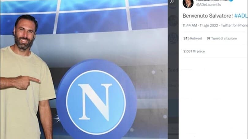 Napoli, ufficiale l'ingaggio di Sirigu