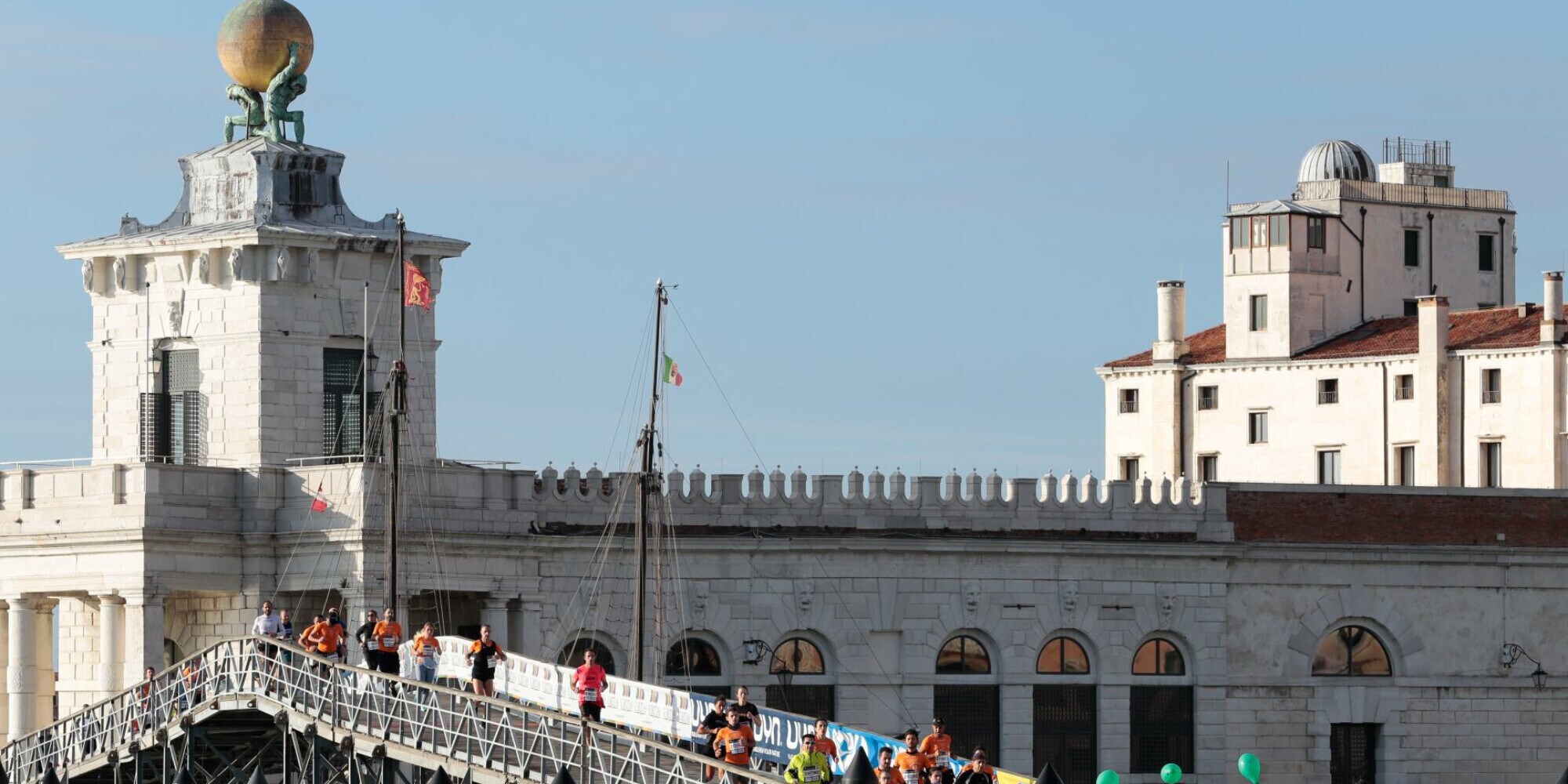 Svelata la medaglia della 36^ UYN Venicemarathon 42K-21K-10K