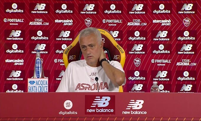 Mourinho: “Non abbiamo mai parlato di scudetto”