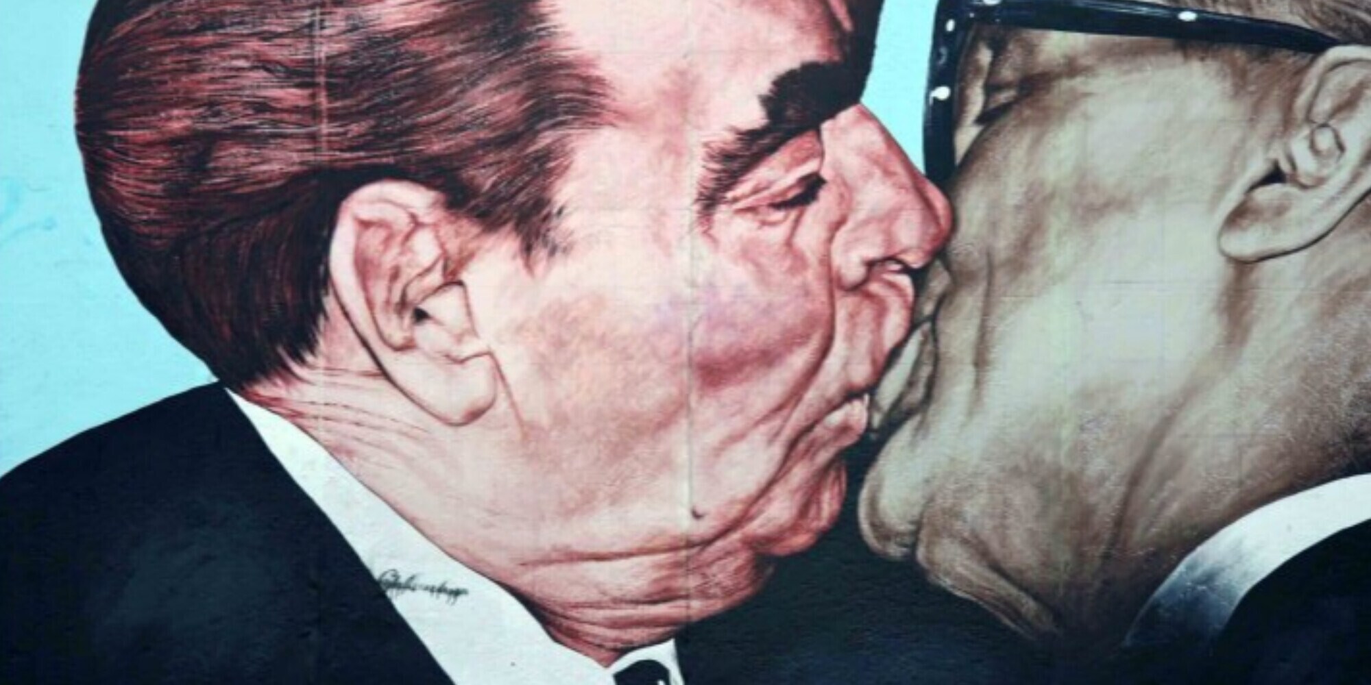 Dmitri Vrubel è morto: disegnò il bacio tra Brezhnev e Honocker sul Muro di Berlino