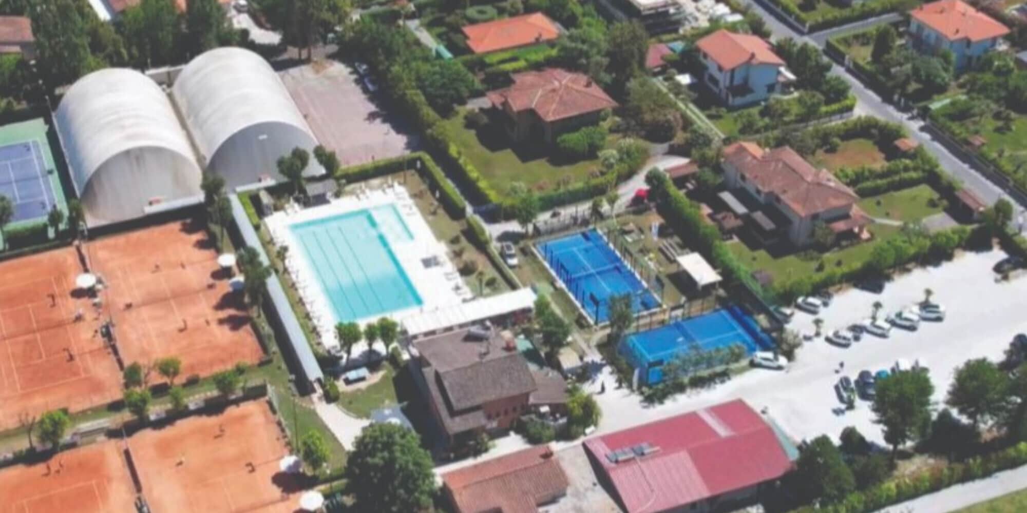 Padel, a Forte dei Marmi tutti vogliono giocare