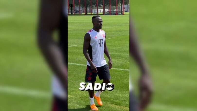 Mané con scioltezza. Fa quello che vuole con la palla