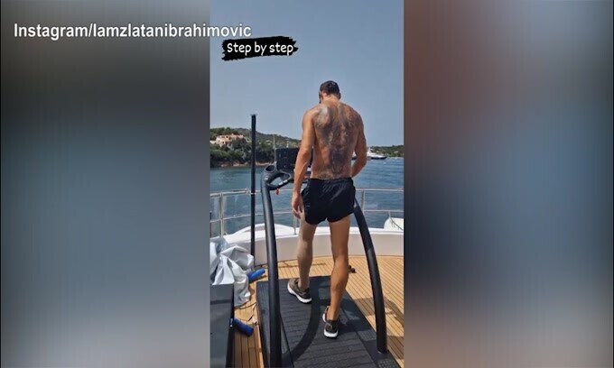 Milan, Ibra si tiene in forma…sullo yacht: "Passo dopo passo"