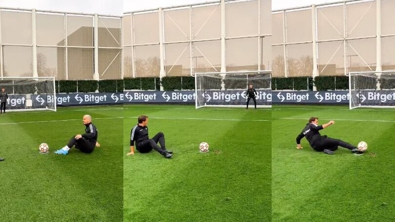 Del Piero e il tiro da seduto, che classe!