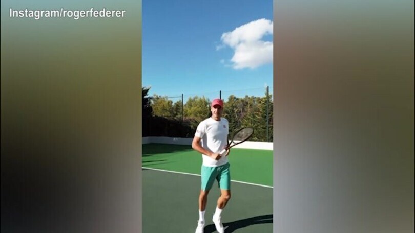 Tennis, Federer non vuole smettere: ecco le immagini del suo ritorno in campo